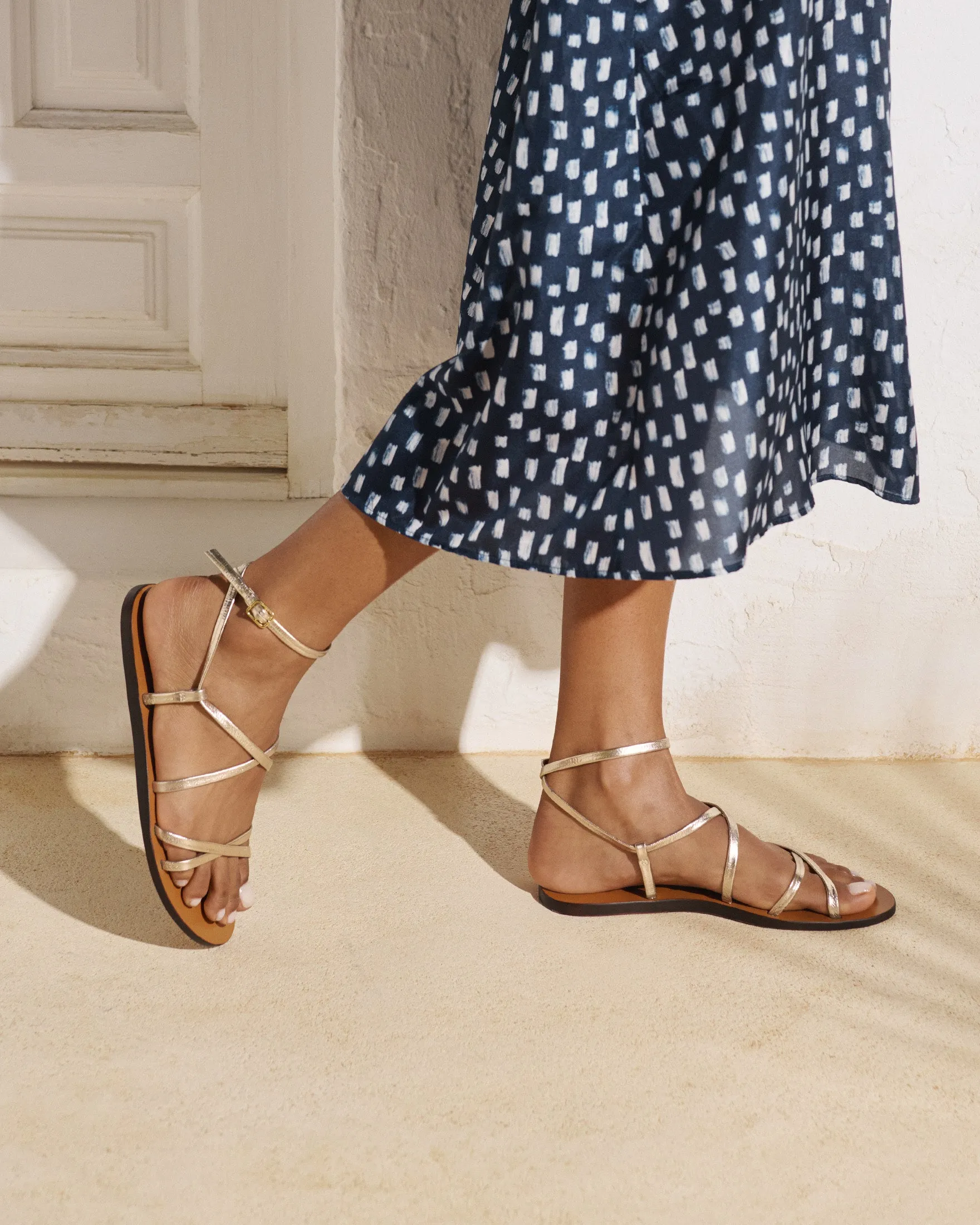 Leather Ankle Strap Sandals - Q29Y0 - Canyon Platinum