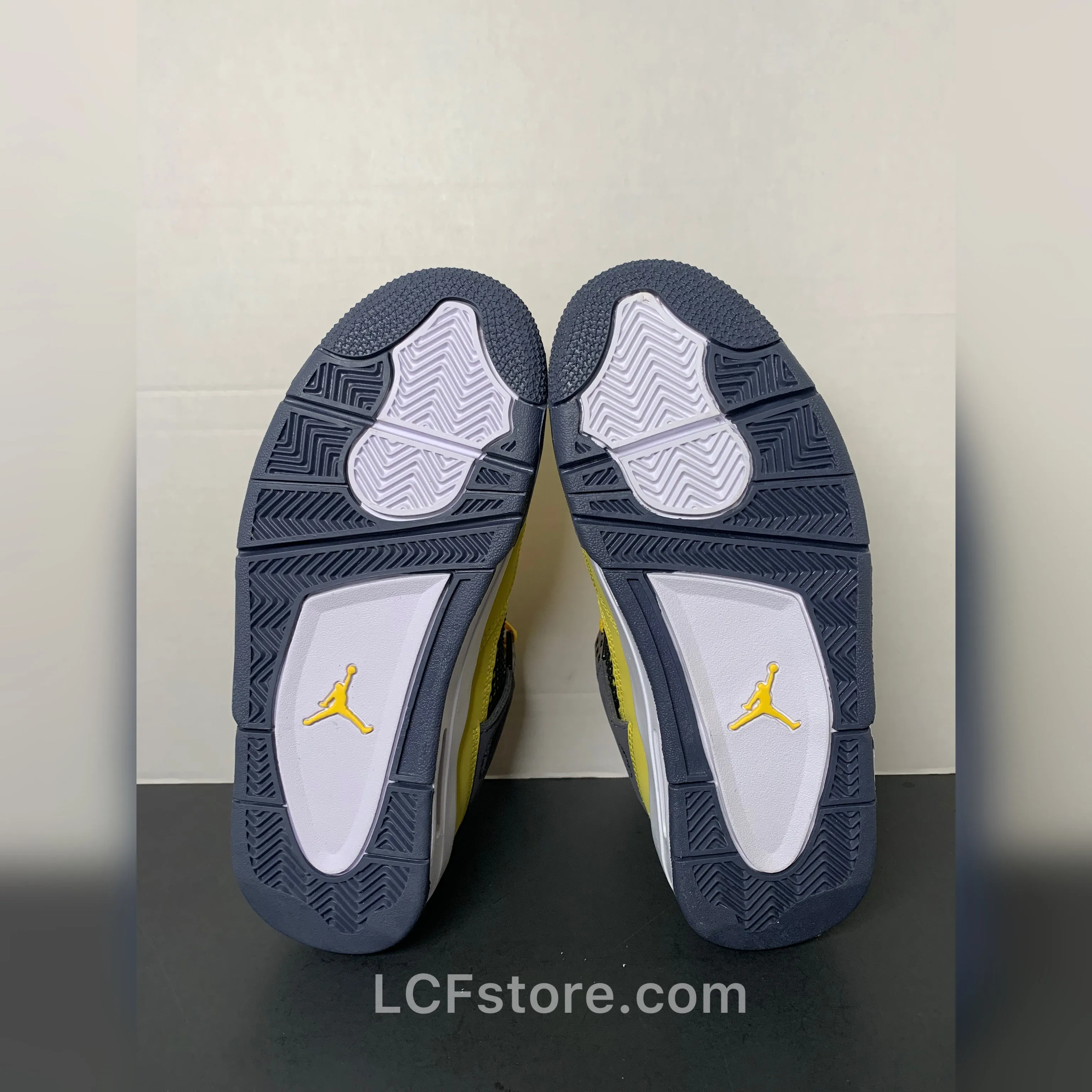 Nike Air Jordan 4 Retro "Lightning" Grade School